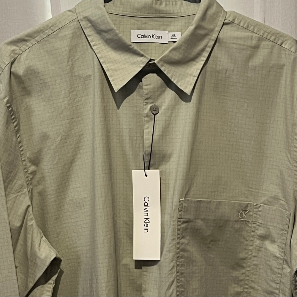 NWT | Calvin Klein | Lightweight Ripstop Button Shirt Modern Fit | Men’s Size L